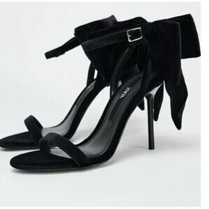 NWT ZARA Heeled Sandals with Maxi Bow‎ 6.5 Black
